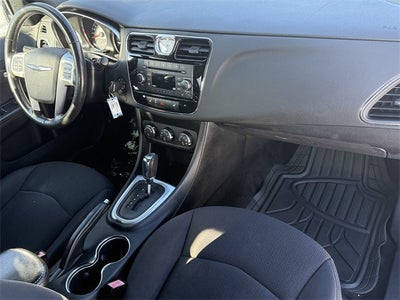 2013 Chrysler 200 Touring