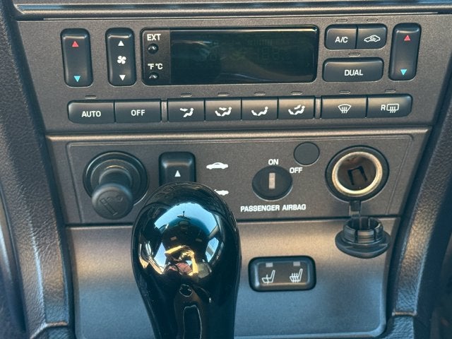 2004 Ford Thunderbird Base