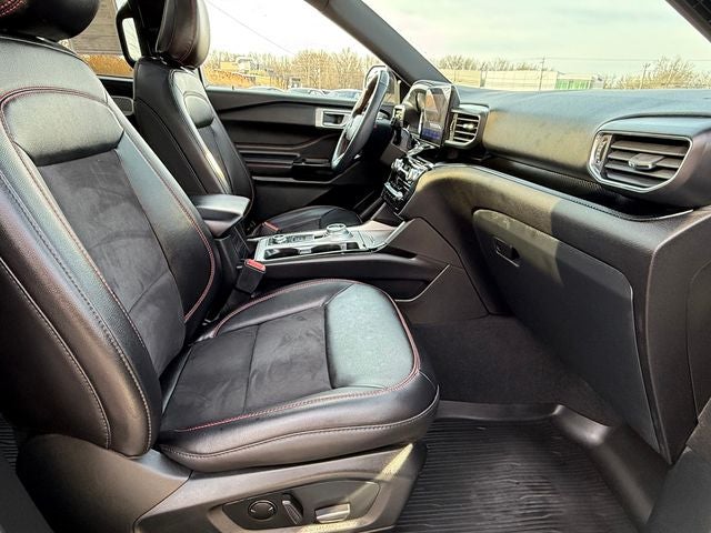 2024 Ford Explorer ST-Line