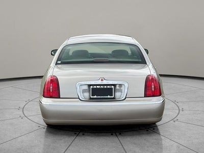 2002 Lincoln Town Car Executive