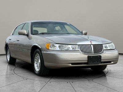 2002 Lincoln Town Car Executive