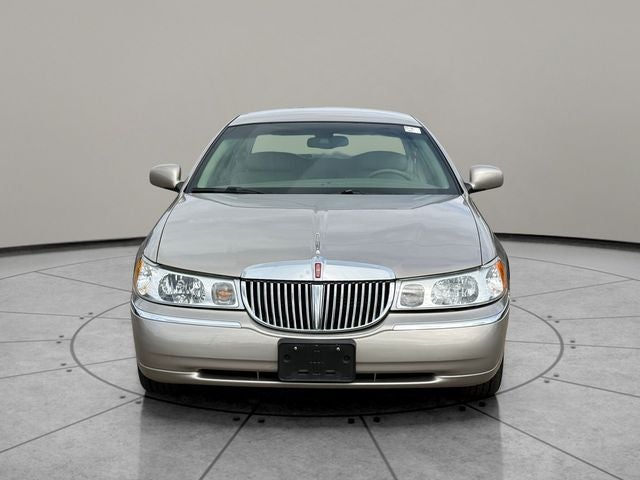 2002 Lincoln Town Car Executive