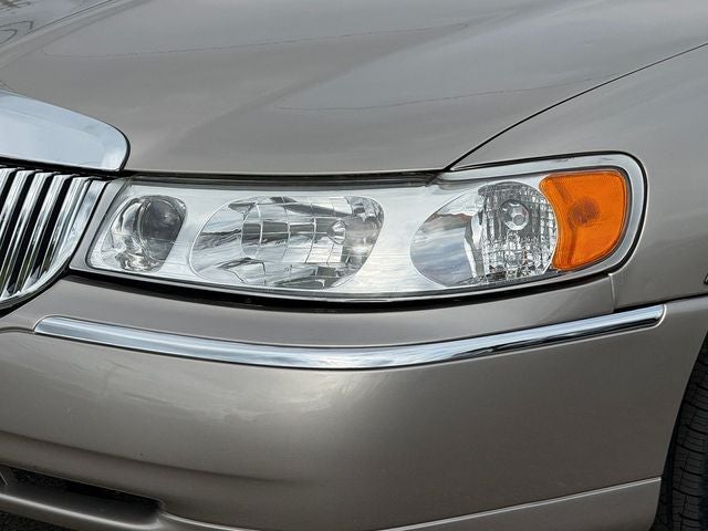 2002 Lincoln Town Car Executive
