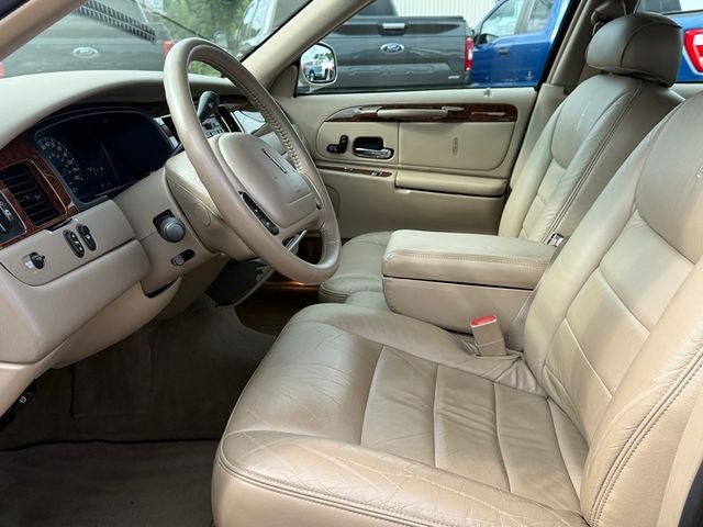 2002 Lincoln Town Car Executive