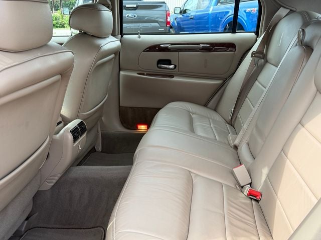 2002 Lincoln Town Car Executive