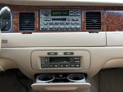 2002 Lincoln Town Car Executive