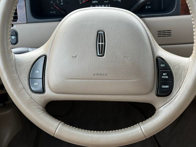 2002 Lincoln Town Car Executive