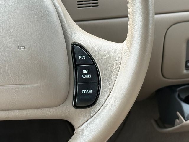 2002 Lincoln Town Car Executive