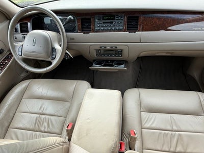2002 Lincoln Town Car Executive