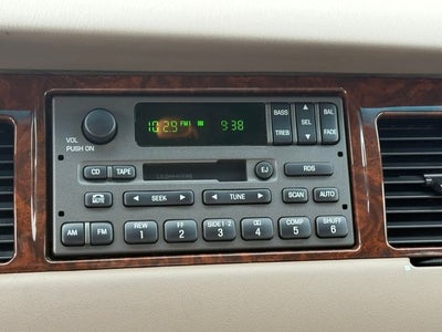 2002 Lincoln Town Car Executive