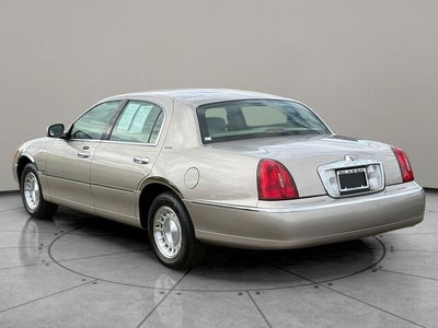 2002 Lincoln Town Car Executive