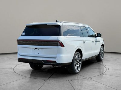 2027 Lincoln Navigator L Reserve