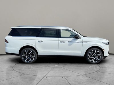 2027 Lincoln Navigator L Reserve