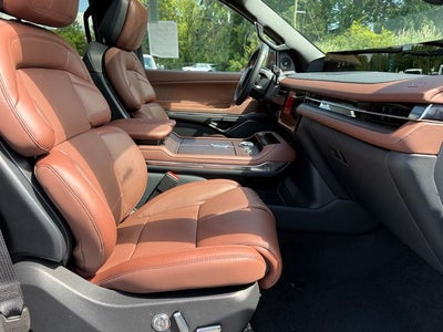 2027 Lincoln Navigator L Reserve