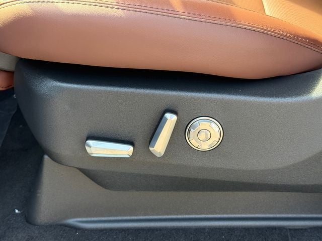 2027 Lincoln Navigator L Reserve