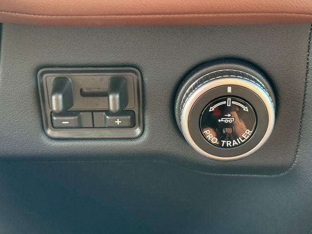 2027 Lincoln Navigator L Reserve