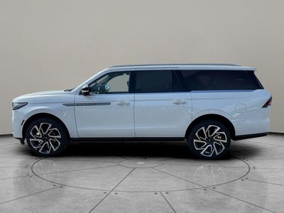 2027 Lincoln Navigator L Reserve