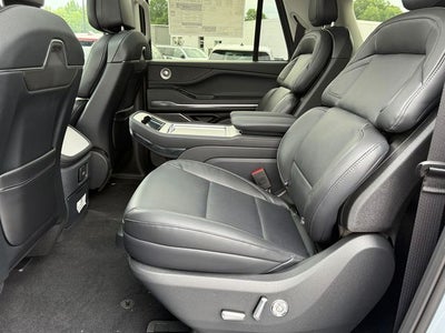 2027 Lincoln Navigator L Reserve