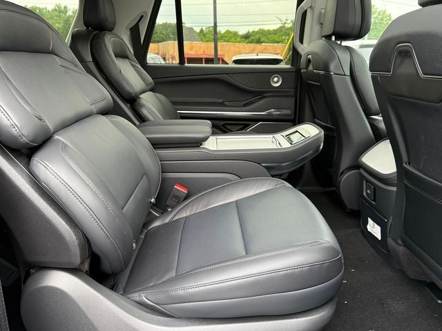 2027 Lincoln Navigator L Reserve