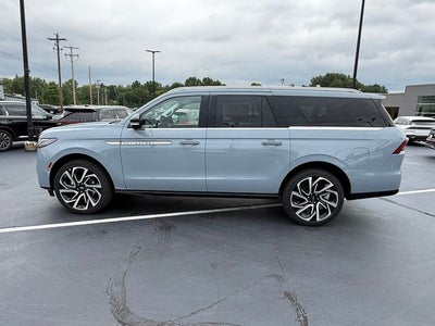 2027 Lincoln Navigator L Reserve