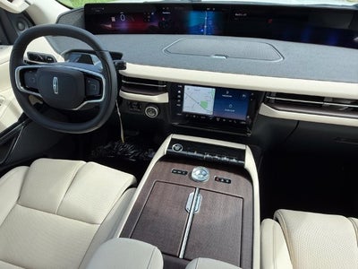 2027 Lincoln Navigator L Reserve