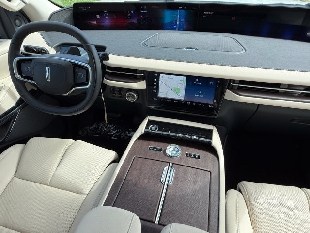 2027 Lincoln Navigator L Reserve