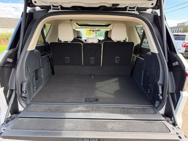 2027 Lincoln Navigator L Reserve