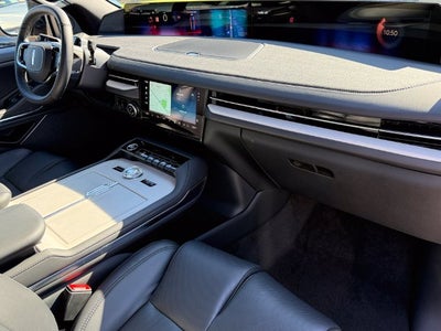 2027 Lincoln Navigator L Reserve