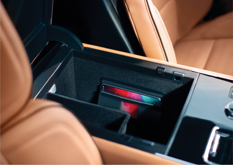 The interior of a 2023 Lincoln Aviator® Black Label model is shown in the Flight theme | Klaben Lincoln of Warren in Warren OH