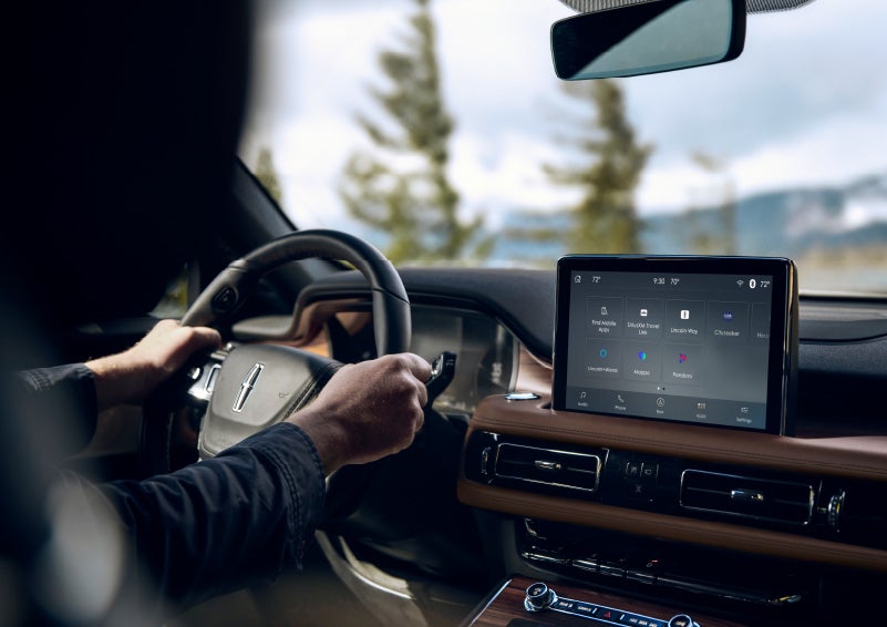 The center touch screen in a 2024 Lincoln Aviator® SUV is shown | Klaben Lincoln of Warren in Warren OH
