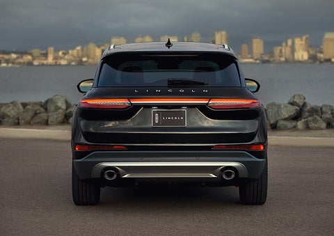 The rear lighting of the 2024 Lincoln Corsair® SUV spans the entire width of the vehicle. | Klaben Lincoln of Warren in Warren OH