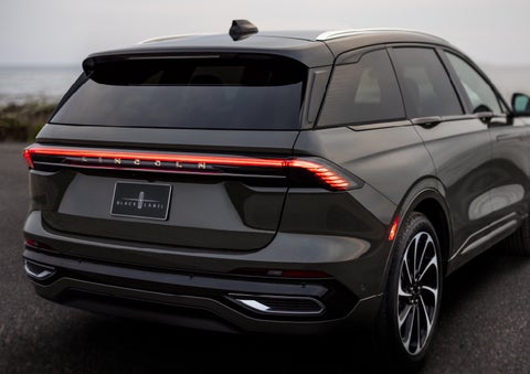 The rear of a 2024 Lincoln Black Label Nautilus® SUV displays full LED rear lighting. | Klaben Lincoln of Warren in Warren OH
