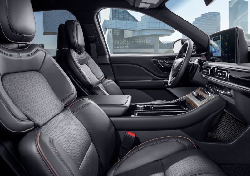 The interior of the 2025 Lincoln Aviator® SUV is shown with sleek black accents. | Klaben Lincoln of Warren in Warren OH