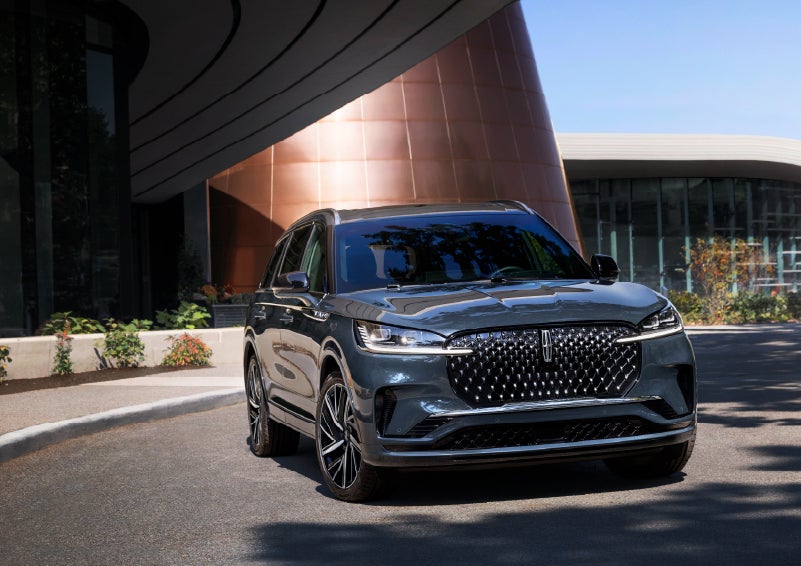 A 2026 Lincoln Black Label™ Aviator® SUV is shown with the available Special Edition Package. | Klaben Lincoln of Warren in Warren OH
