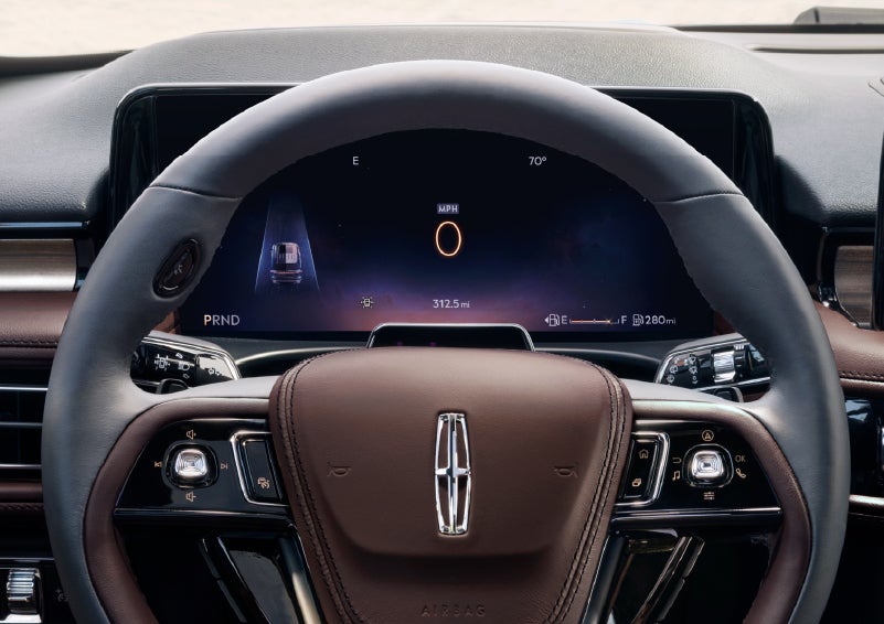 The driver’s information cluster display behind the steering wheel is shown. | Klaben Lincoln of Warren in Warren OH