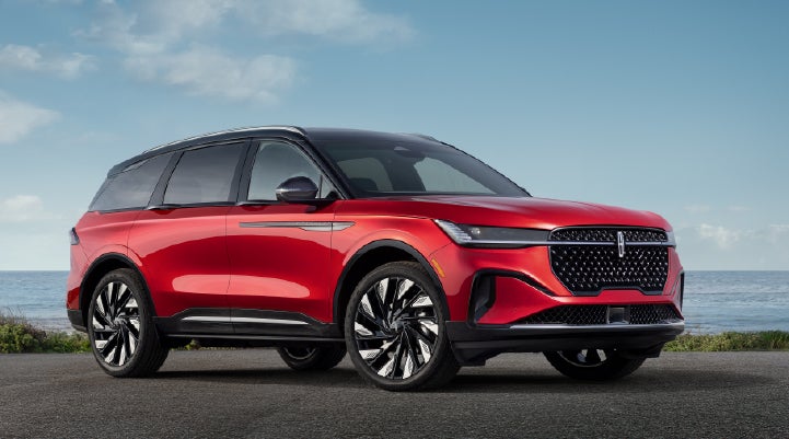 A 2026 Lincoln Nautilus® Reserve model is shown with the stylish available Jet Appearance Package. | Klaben Lincoln of Warren in Warren OH