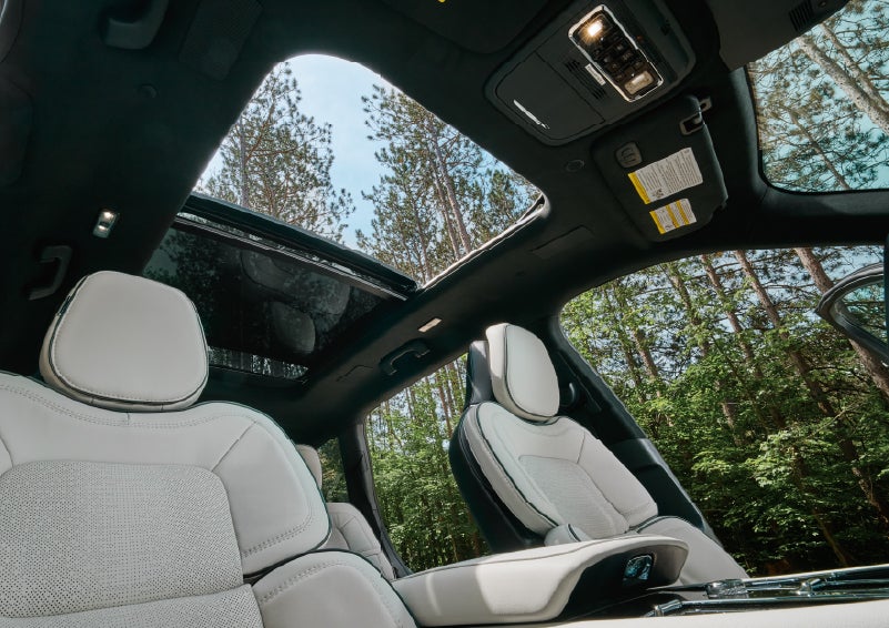 The front seats of a 2027 Lincoln Aviator® Black Label™ SUV | Klaben Lincoln of Warren in Warren OH