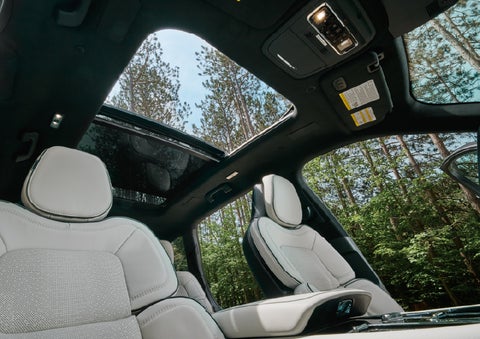 The front seats of a 2027 Lincoln Aviator® Black Label™ SUV | Klaben Lincoln of Warren in Warren OH